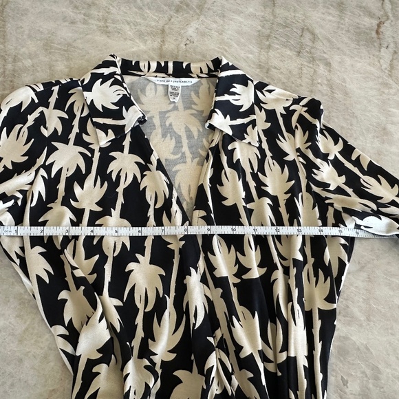 DVF Wrap Dress - Picture 3 of 8